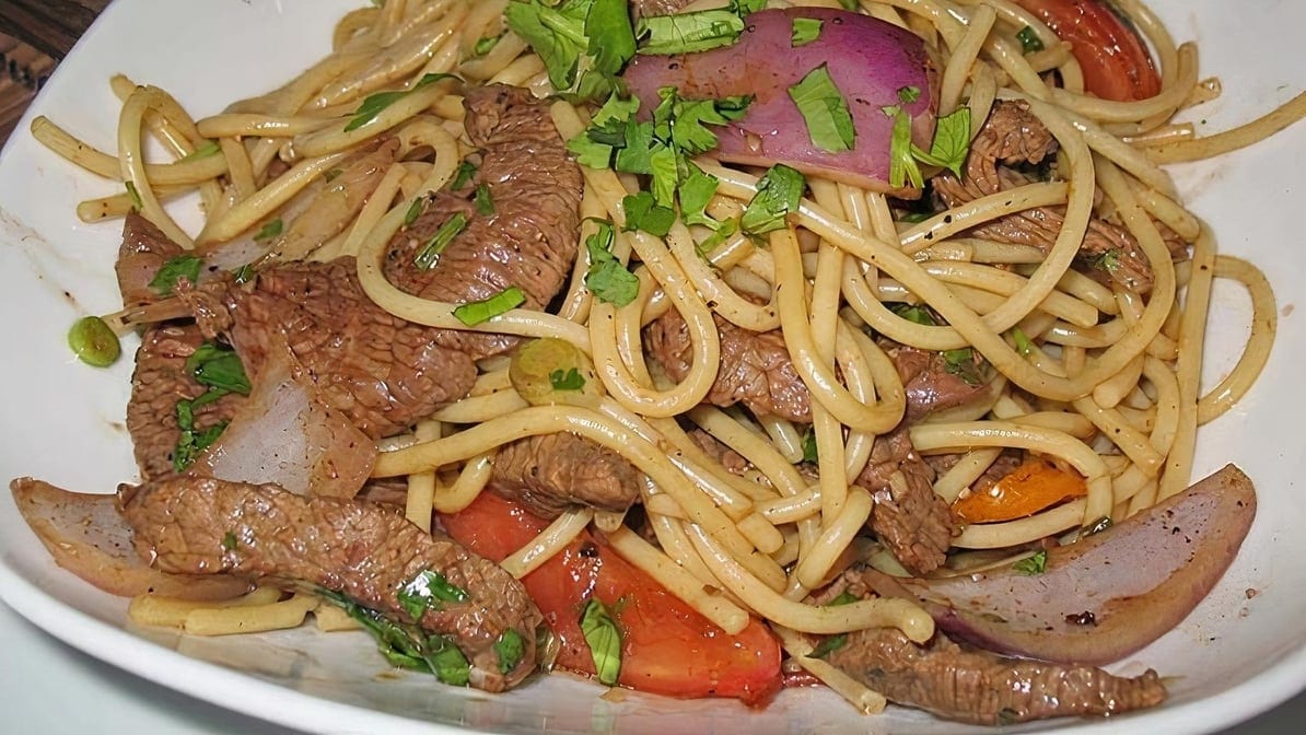 Tallarin Saltado.