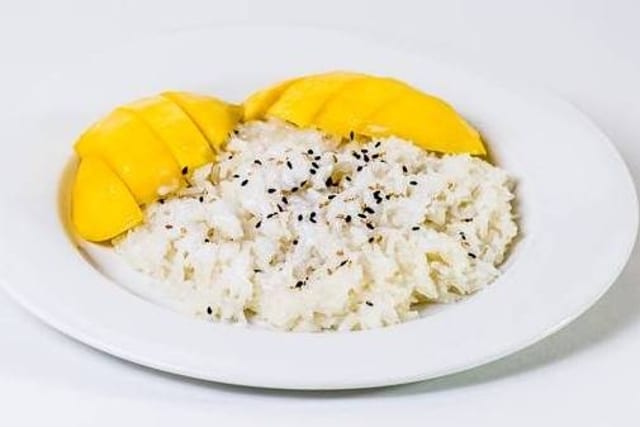 Sticky Rice with Mango Tray.